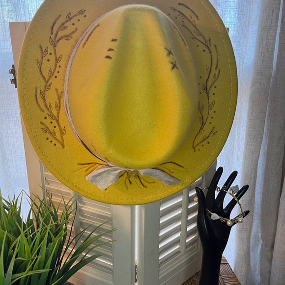 Hand burned tree of life vegan felt hat - Picture 3 of 7